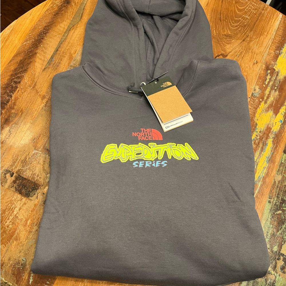 NWT North Face Men’s Hoodie